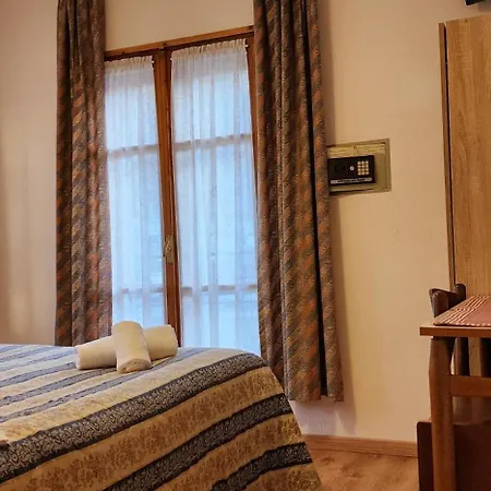 Cary Hotel 2*
