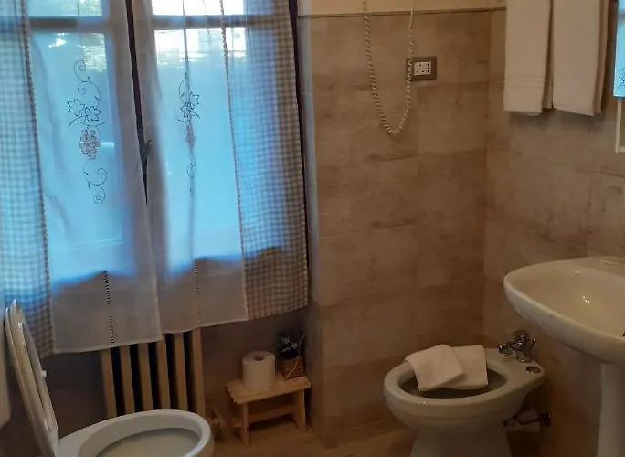 Ξενοδοχείο Cary 2*