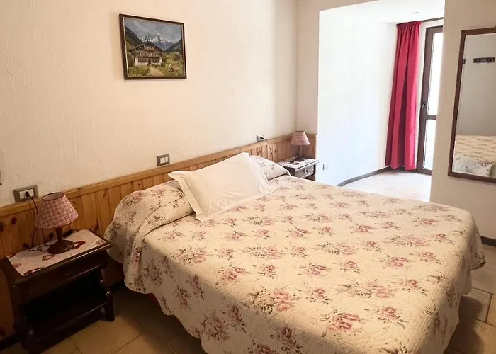 Cary Ξενοδοχείο 2*